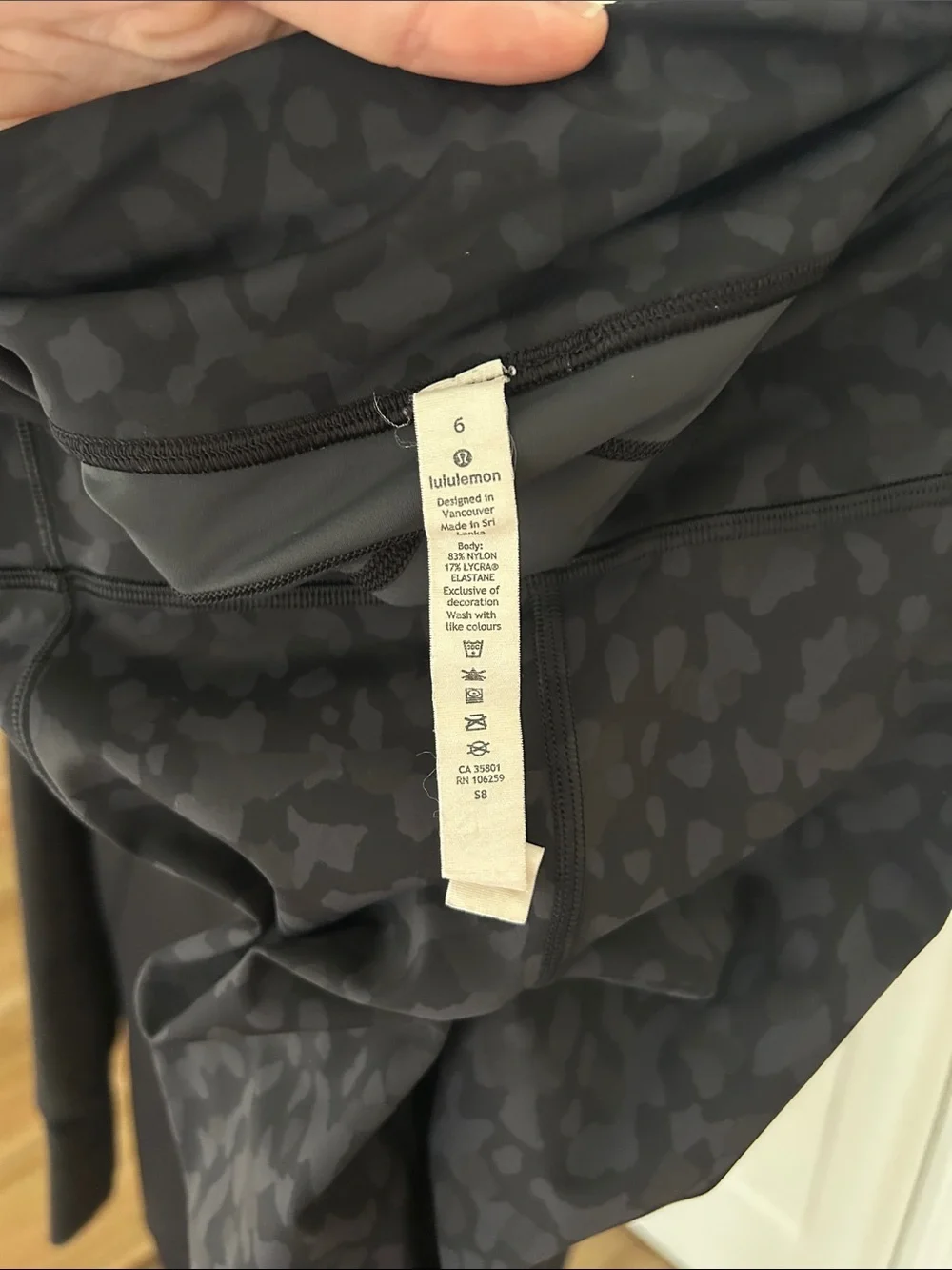 Lululemon Cropped Leggings. Size 6. Clean. Like new.